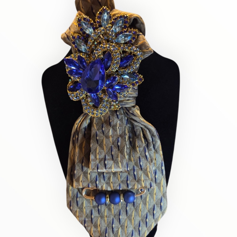 Elegant Blue and Gold Brooch Tie